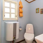4 Person In *